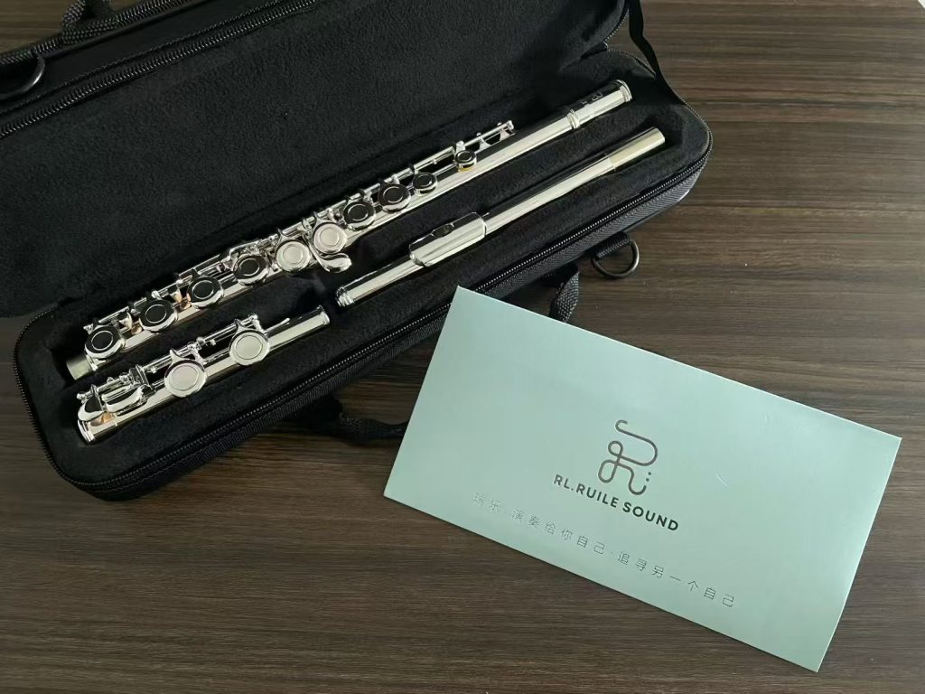 瑞乐28乐团型号长笛