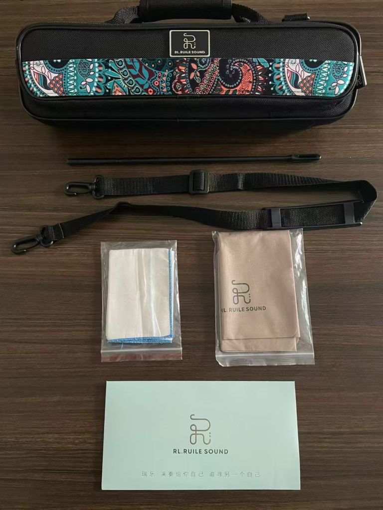 瑞乐28乐团型号长笛